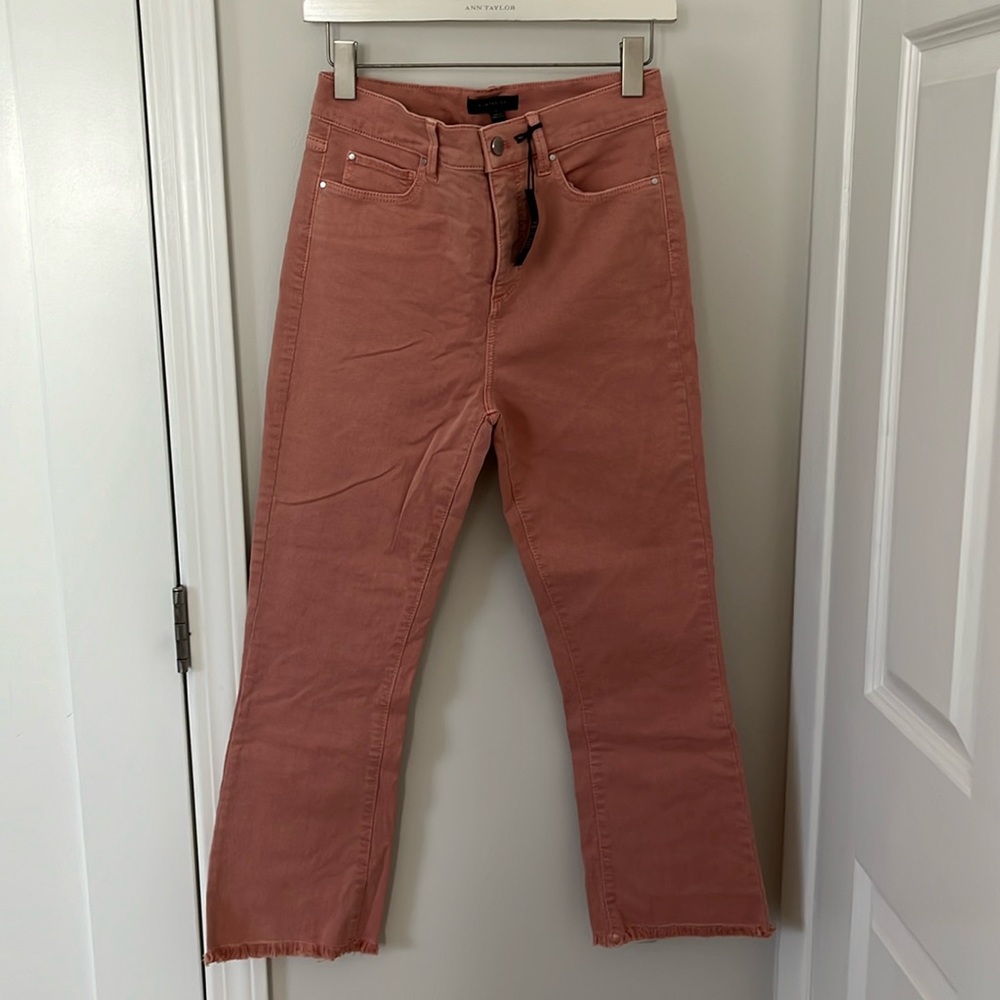 NWT Ann Taylor THE KICK CROP salmon denim in size 4 with fringe at bottom